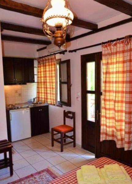 Hotel Maria Chrisi Ammoudia Esterno foto