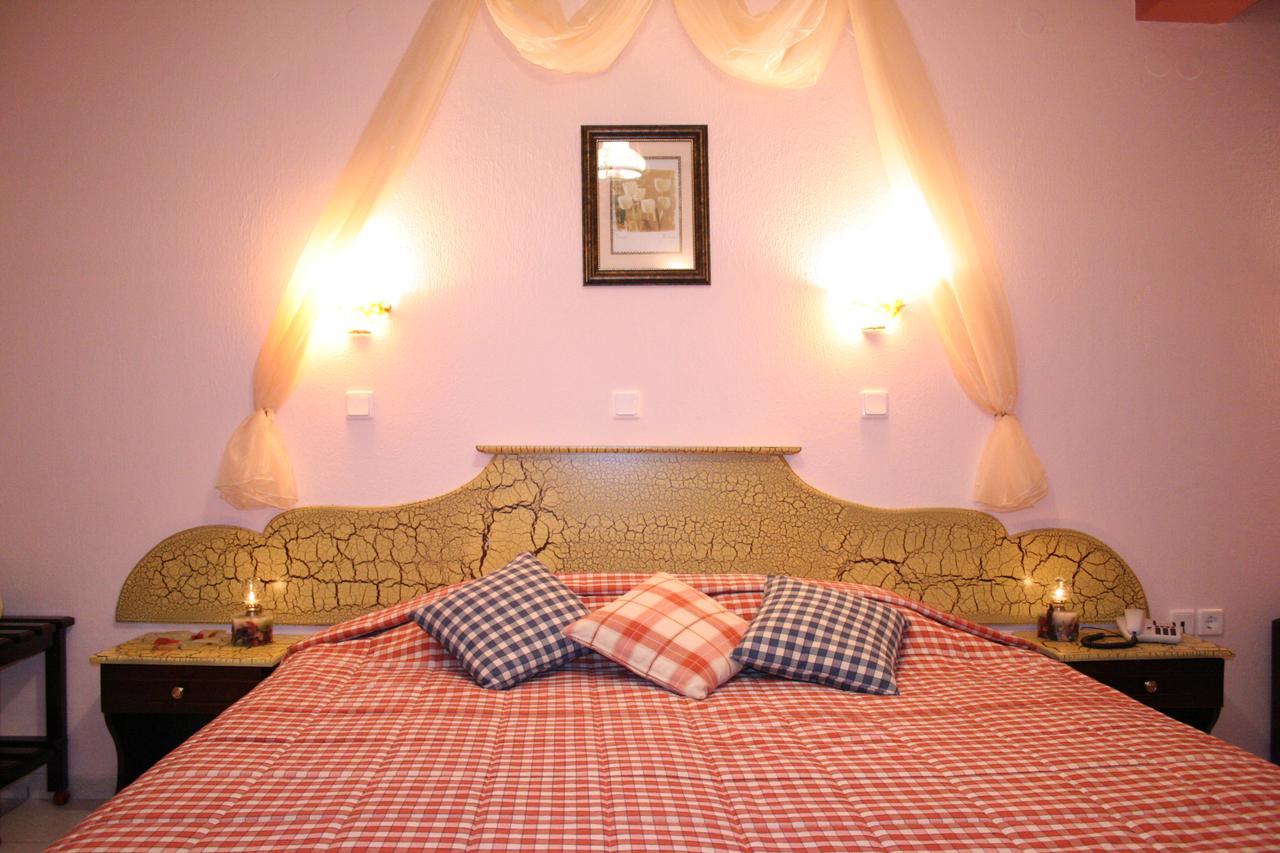 Hotel Maria Chrisi Ammoudia Esterno foto