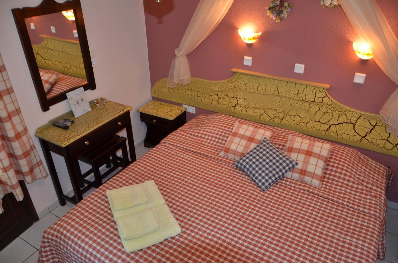 Hotel Maria Chrisi Ammoudia Esterno foto