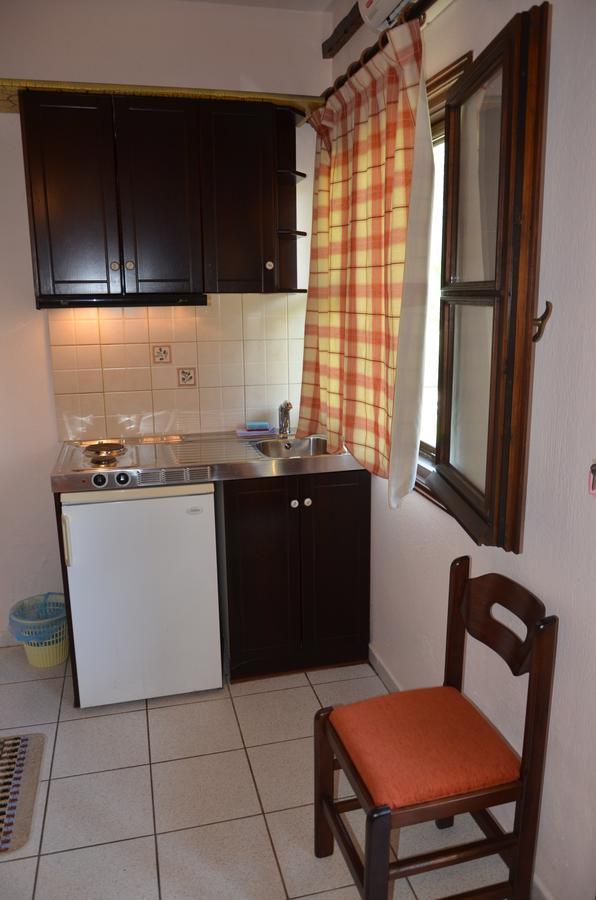 Hotel Maria Chrisi Ammoudia Esterno foto