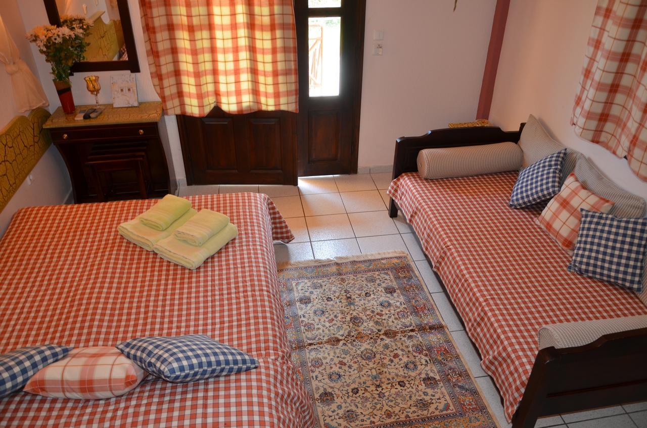 Hotel Maria Chrisi Ammoudia Esterno foto