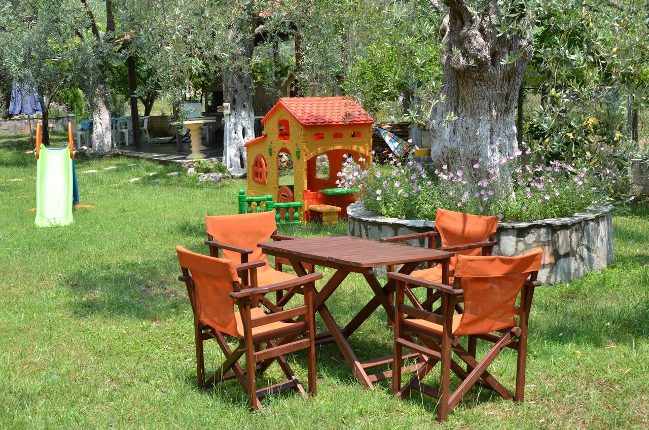Hotel Maria Chrisi Ammoudia Esterno foto